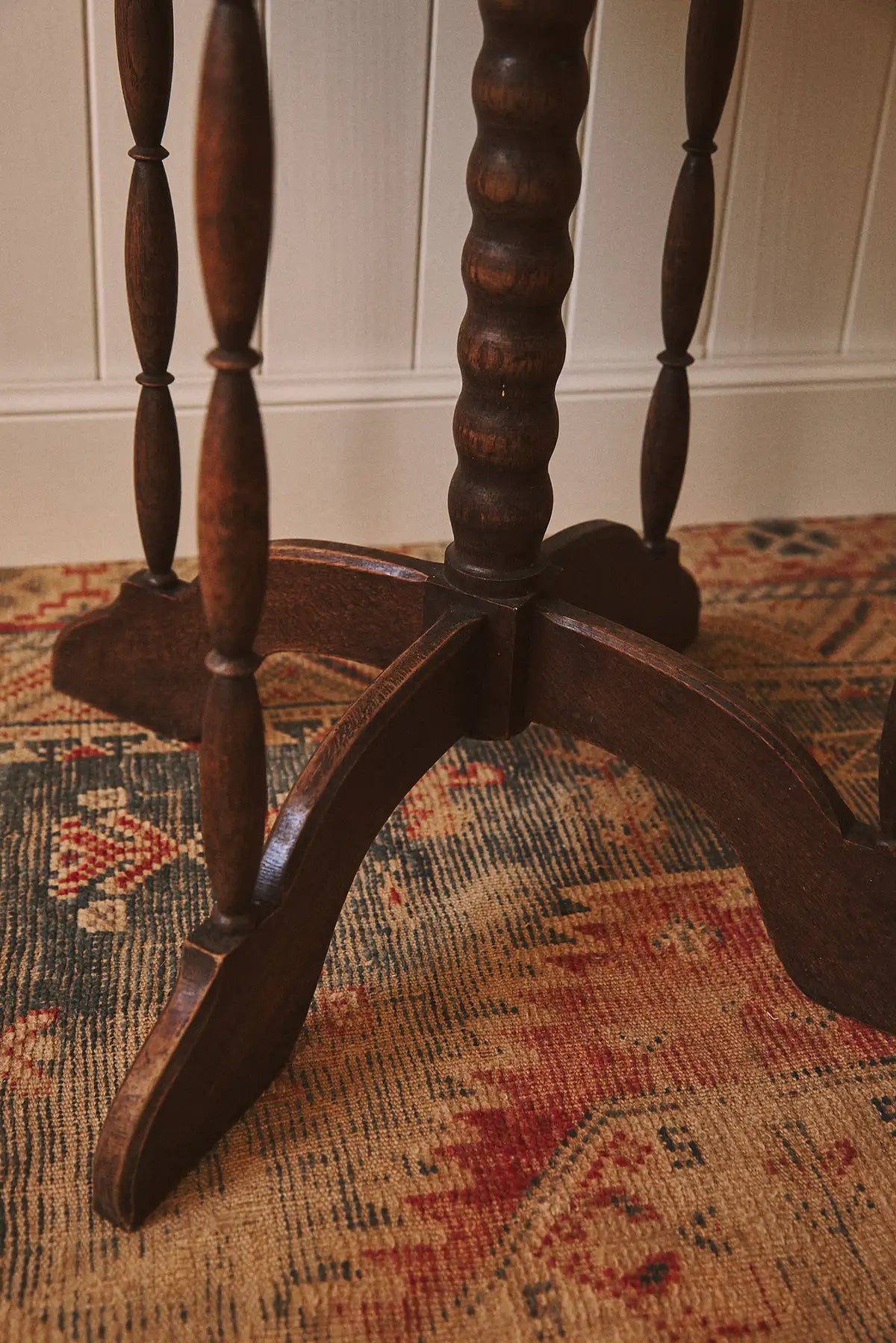 Table d’appoint en bois ronde