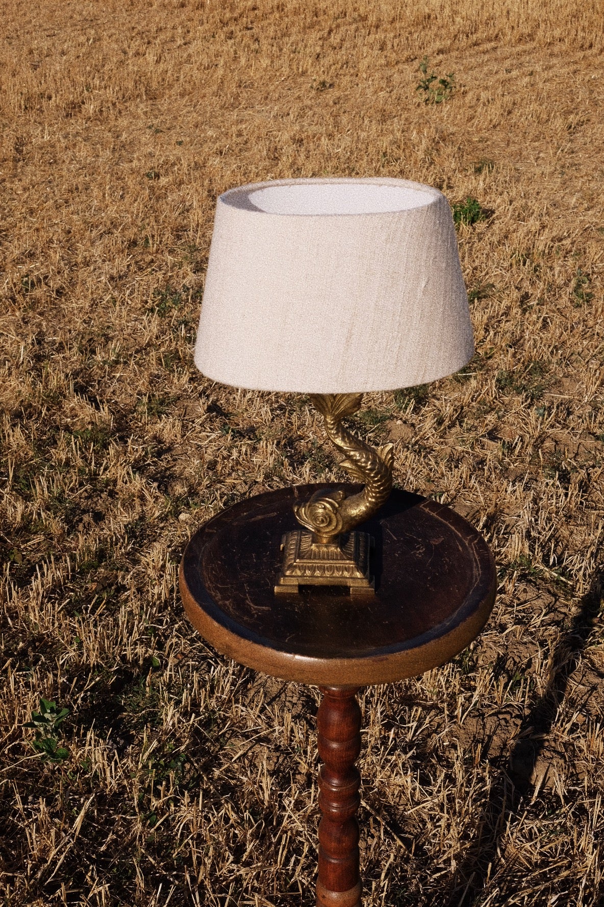 Lampe Dauphin en métal doré