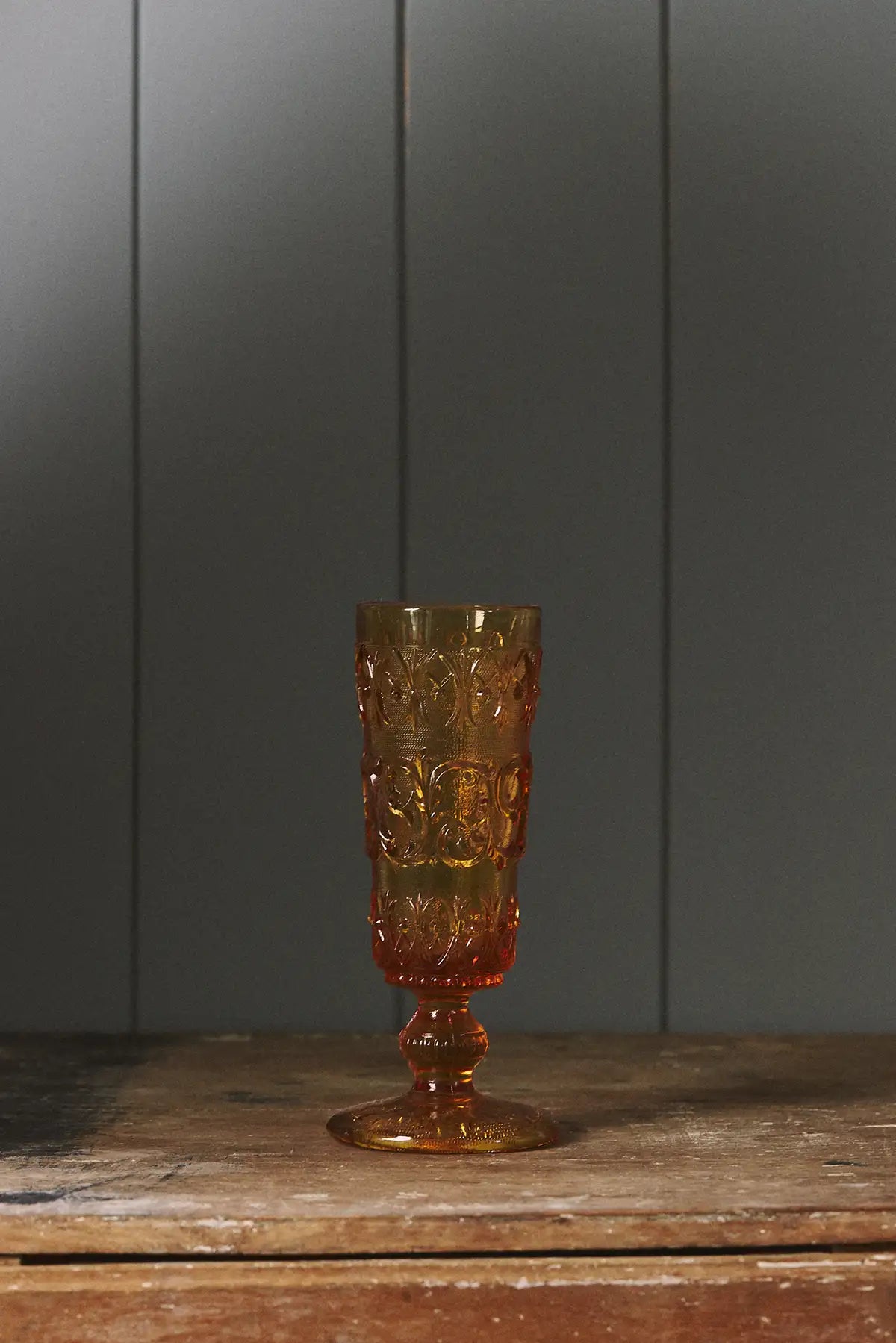 Coupes à champagne en verre moulé