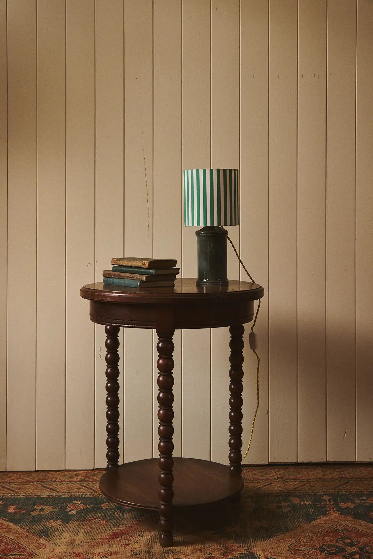 Lampe en céramique et abat-jour rayé