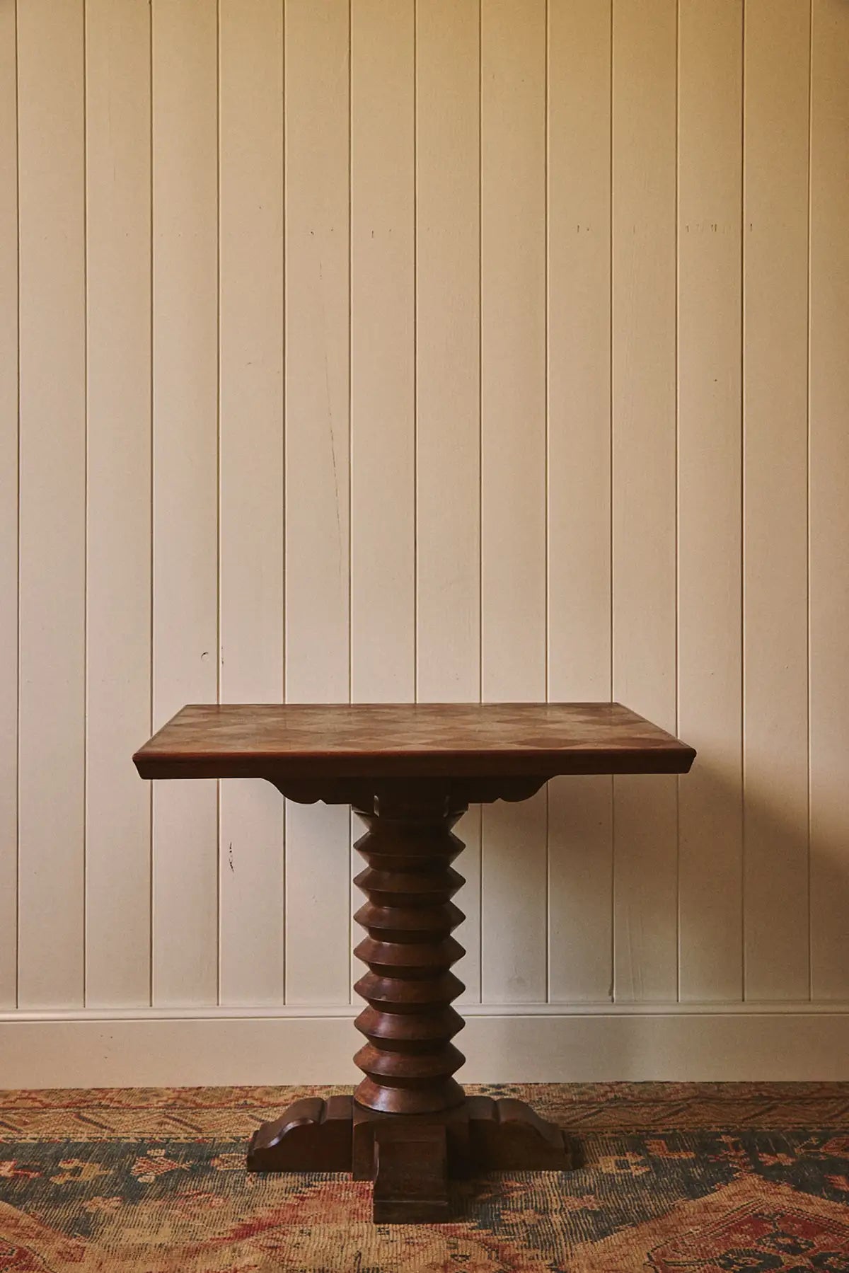Table en marqueterie damier
