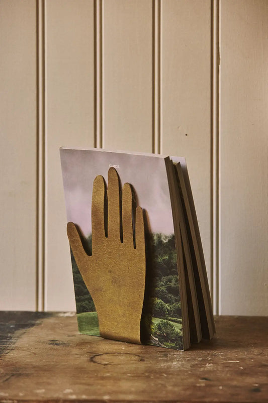 Cale livre main