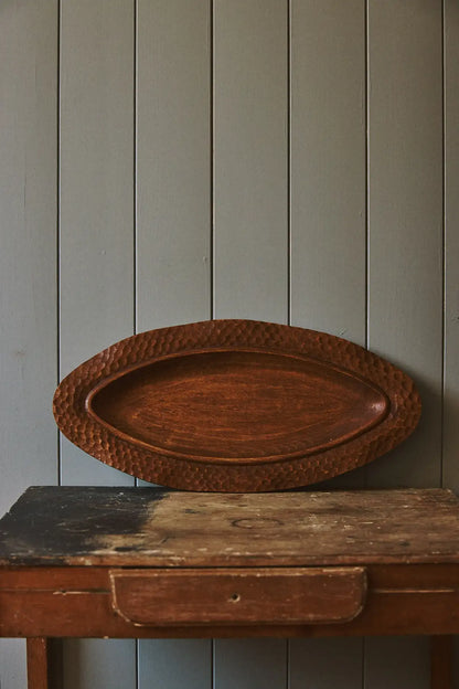 Plat en bois gougé