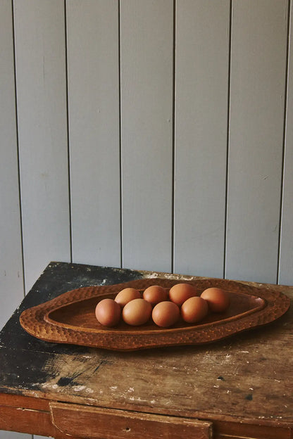 Plat en bois gougé