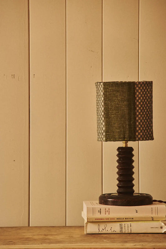 Lampe en bois et duo de tissus
