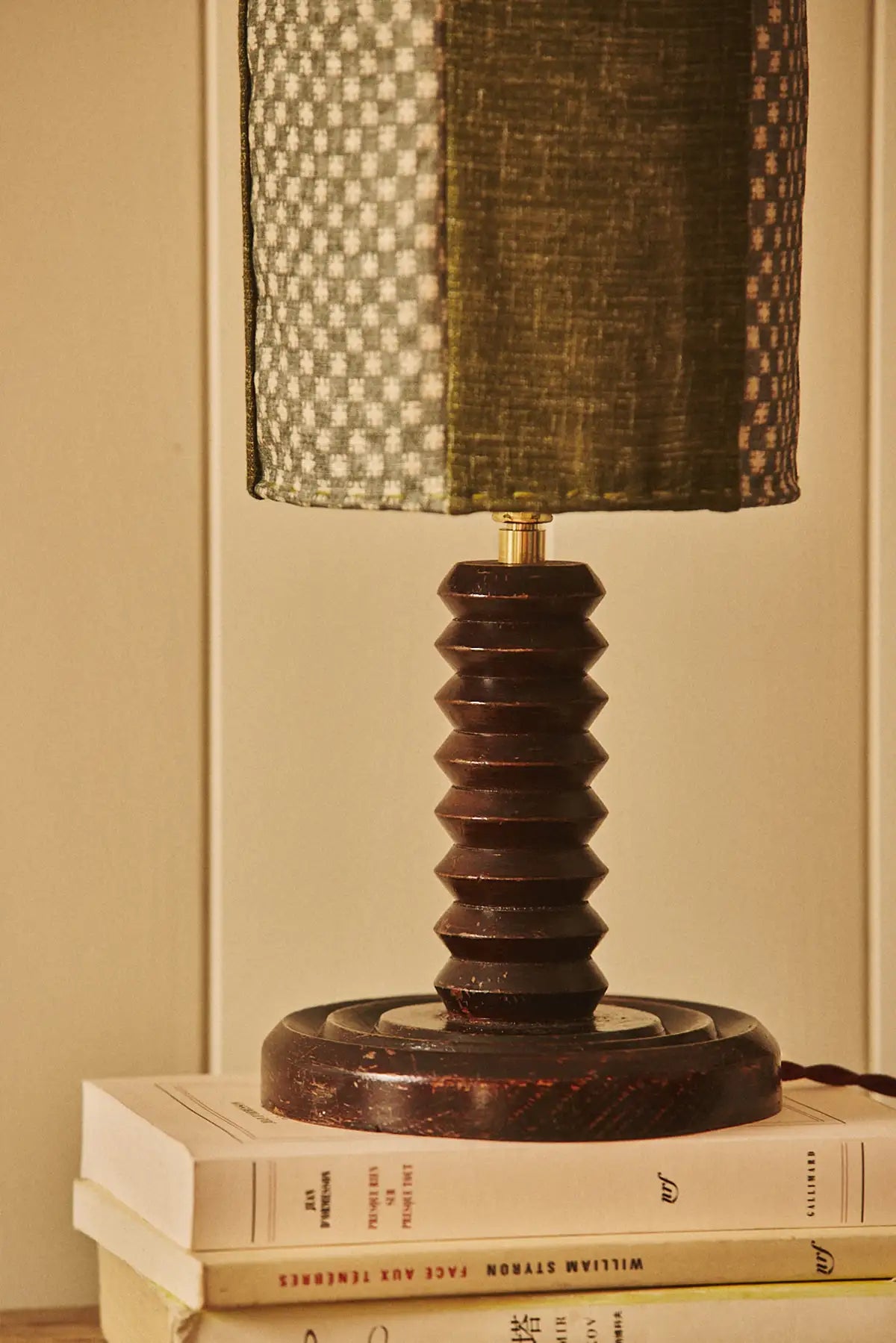 Lampe en bois et duo de tissus