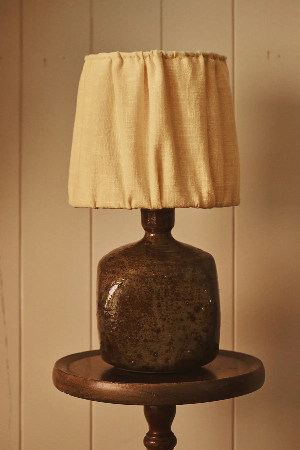 Lampe en grès pyrite
