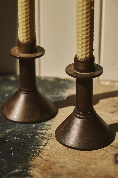 Paire de bougeoirs en bois