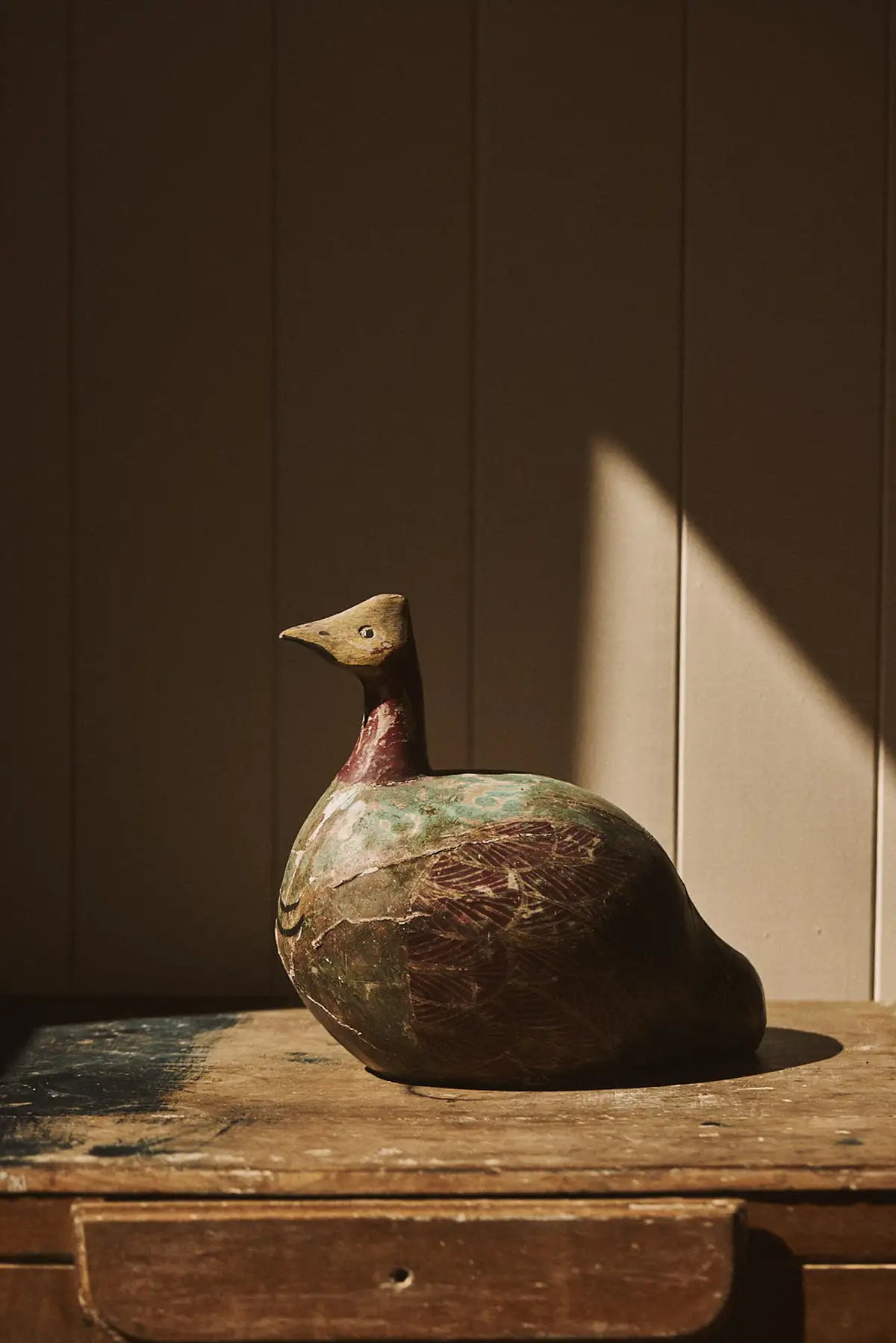 Poule en bois polychrome