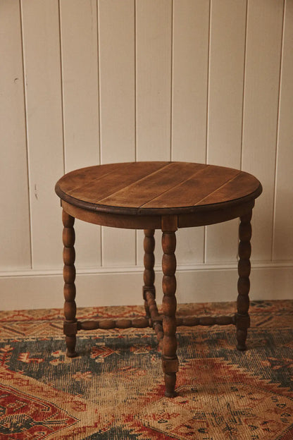 Petite table d’appoint en bois tourné