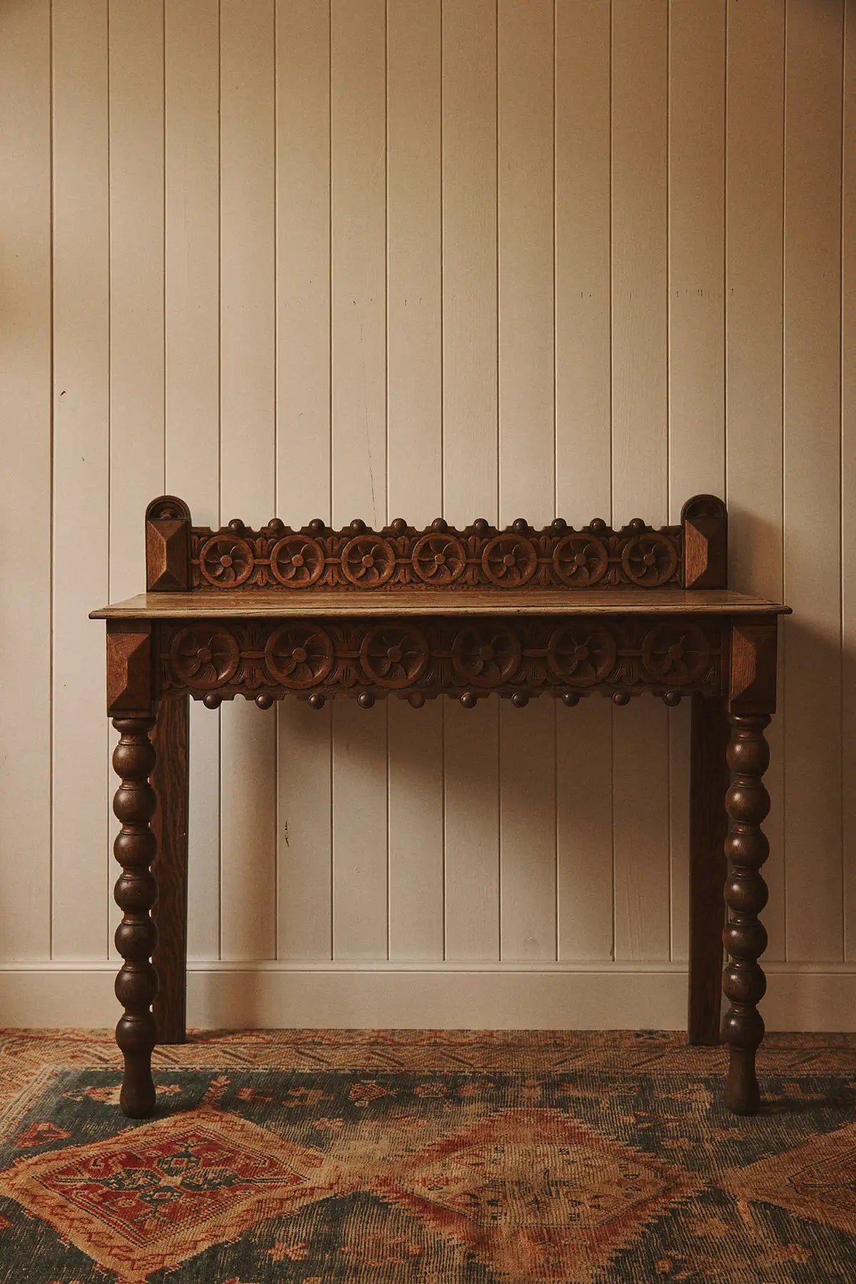 Console sculptée