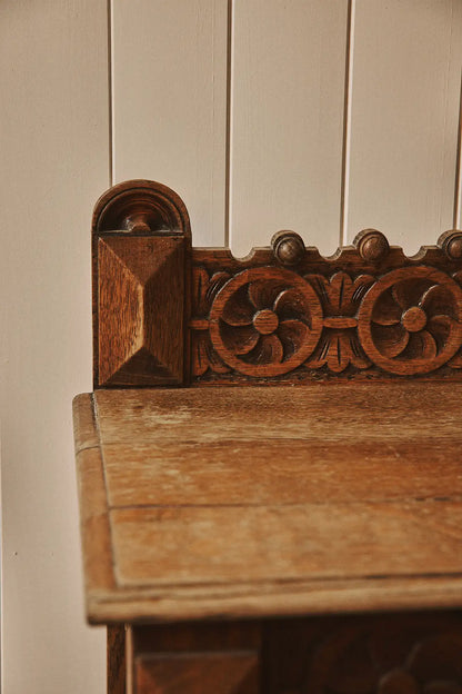 Console sculptée
