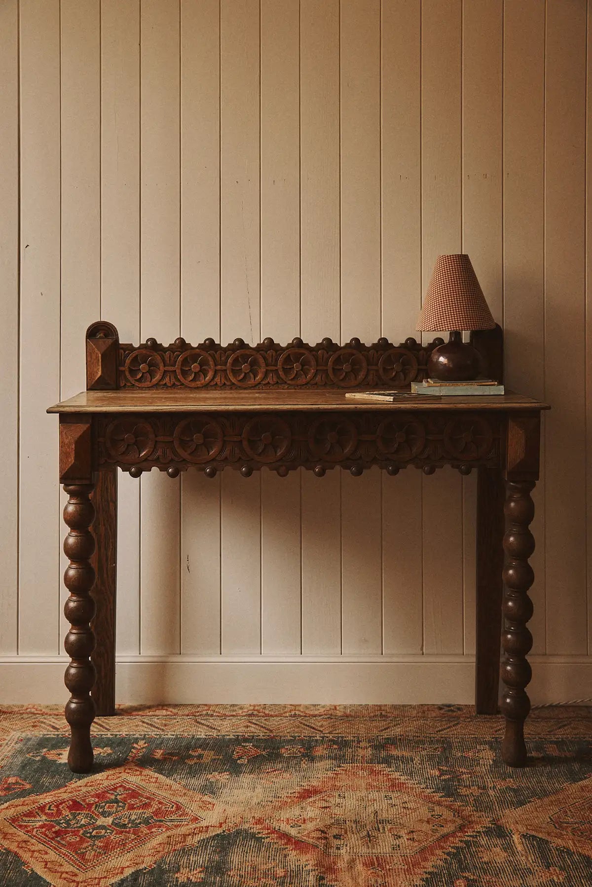 Console sculptée