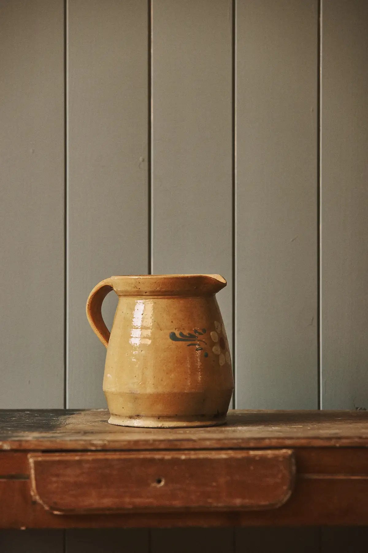 Pichet motif fleur