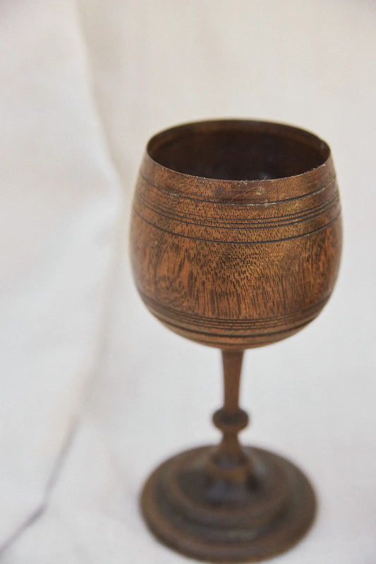 Calice en bois art populaire