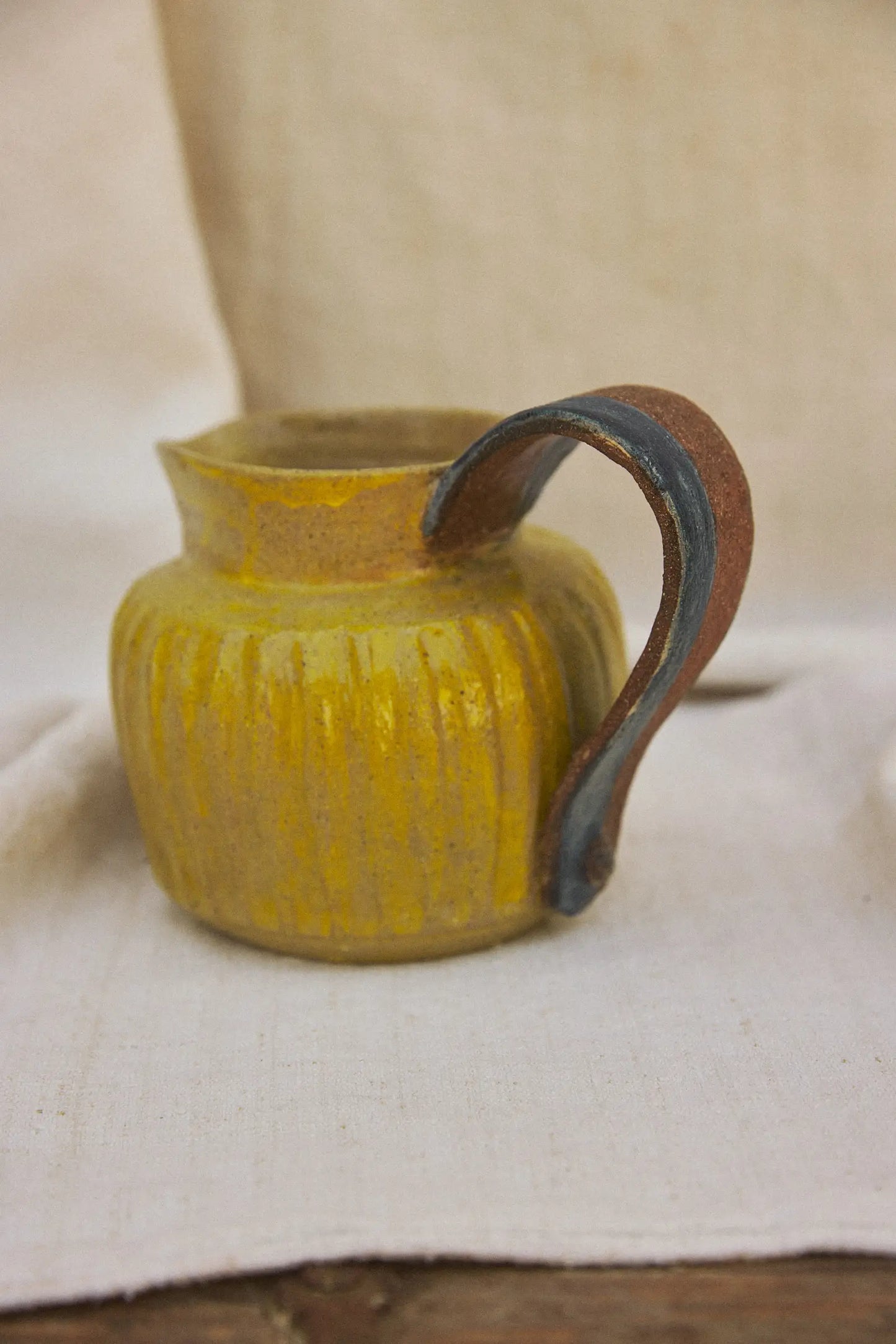 Pichet jaune