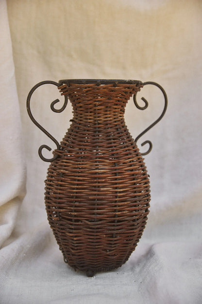 Vase en osier et fer forgé