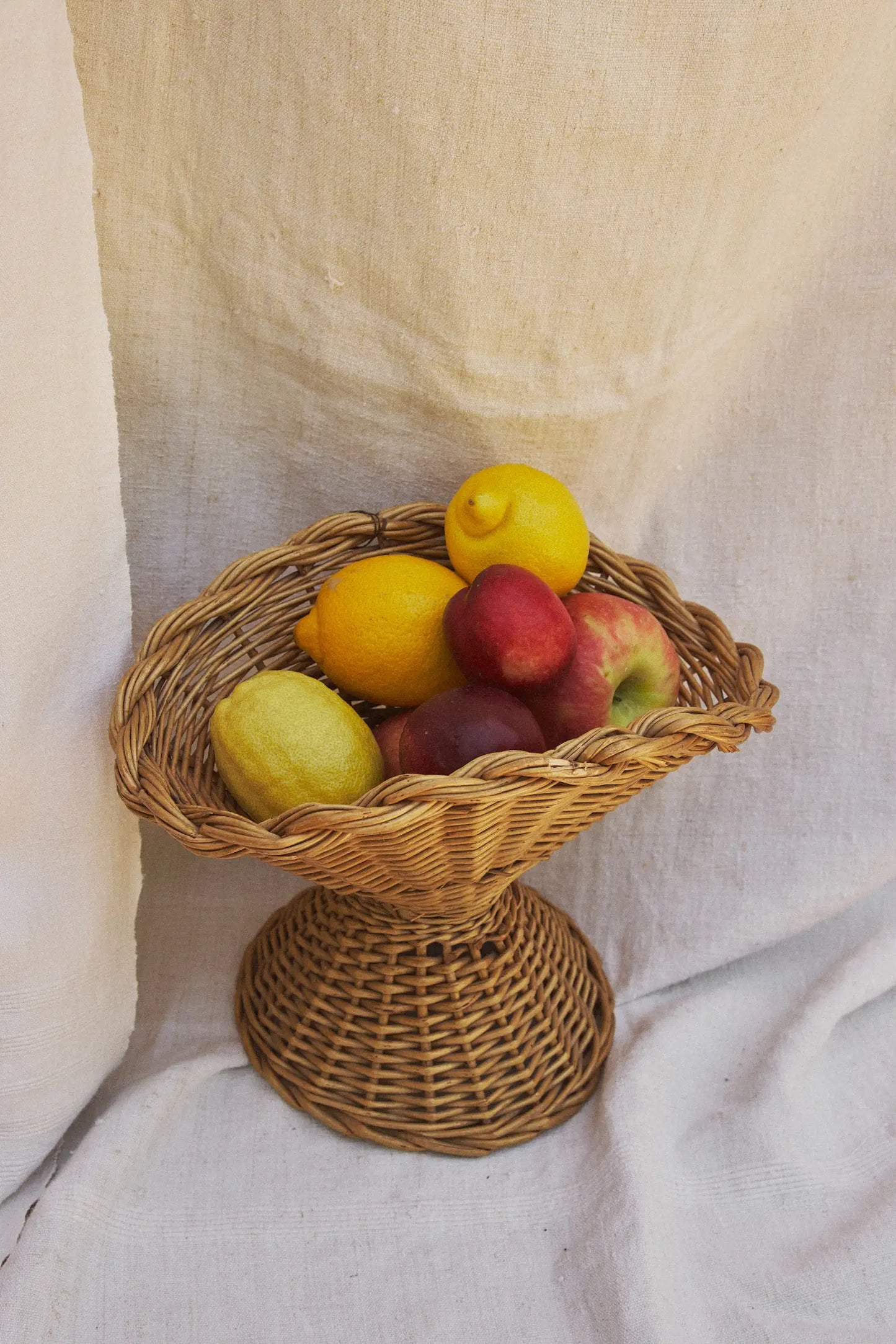 Coupe à fruits en osier