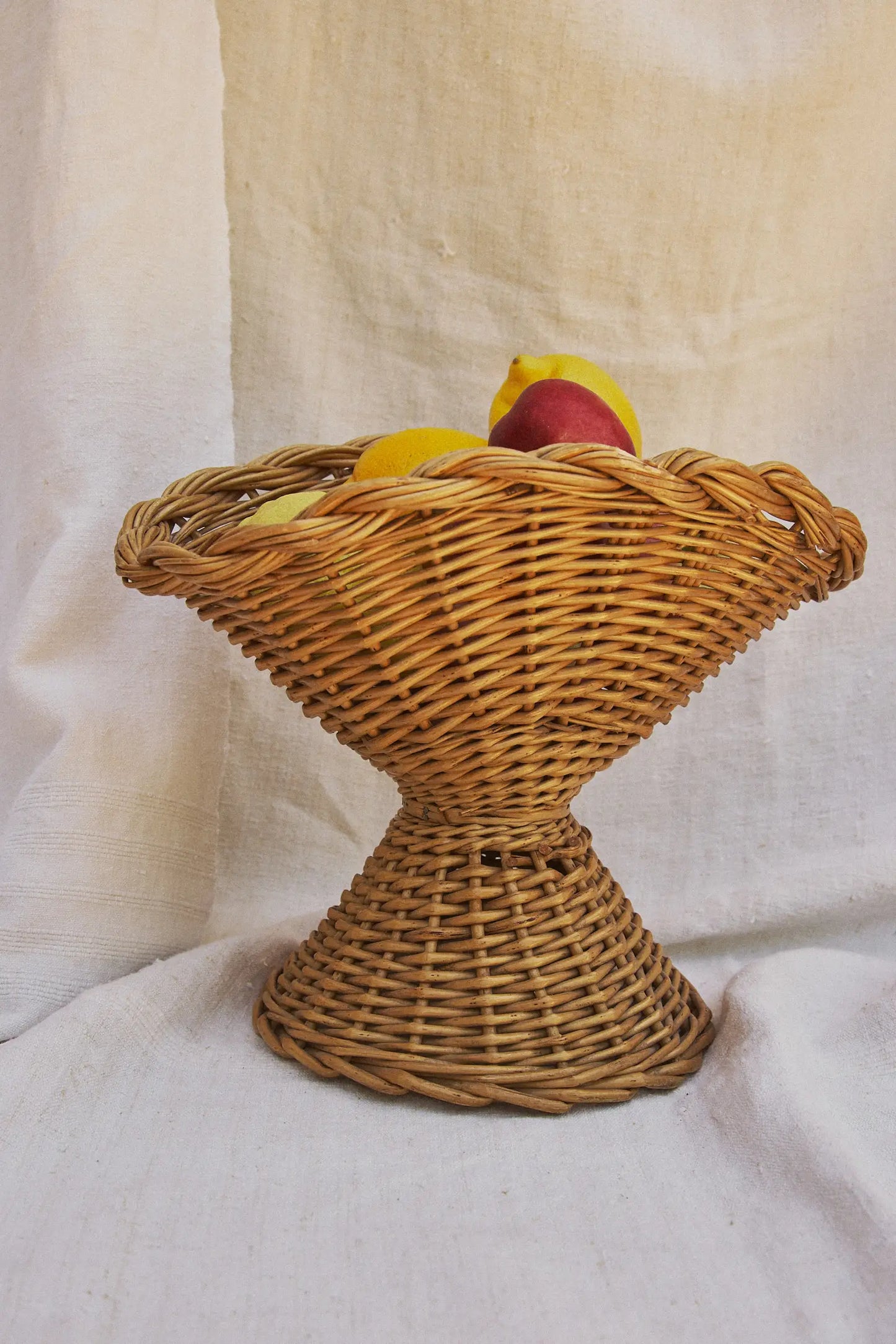 Coupe à fruits en osier