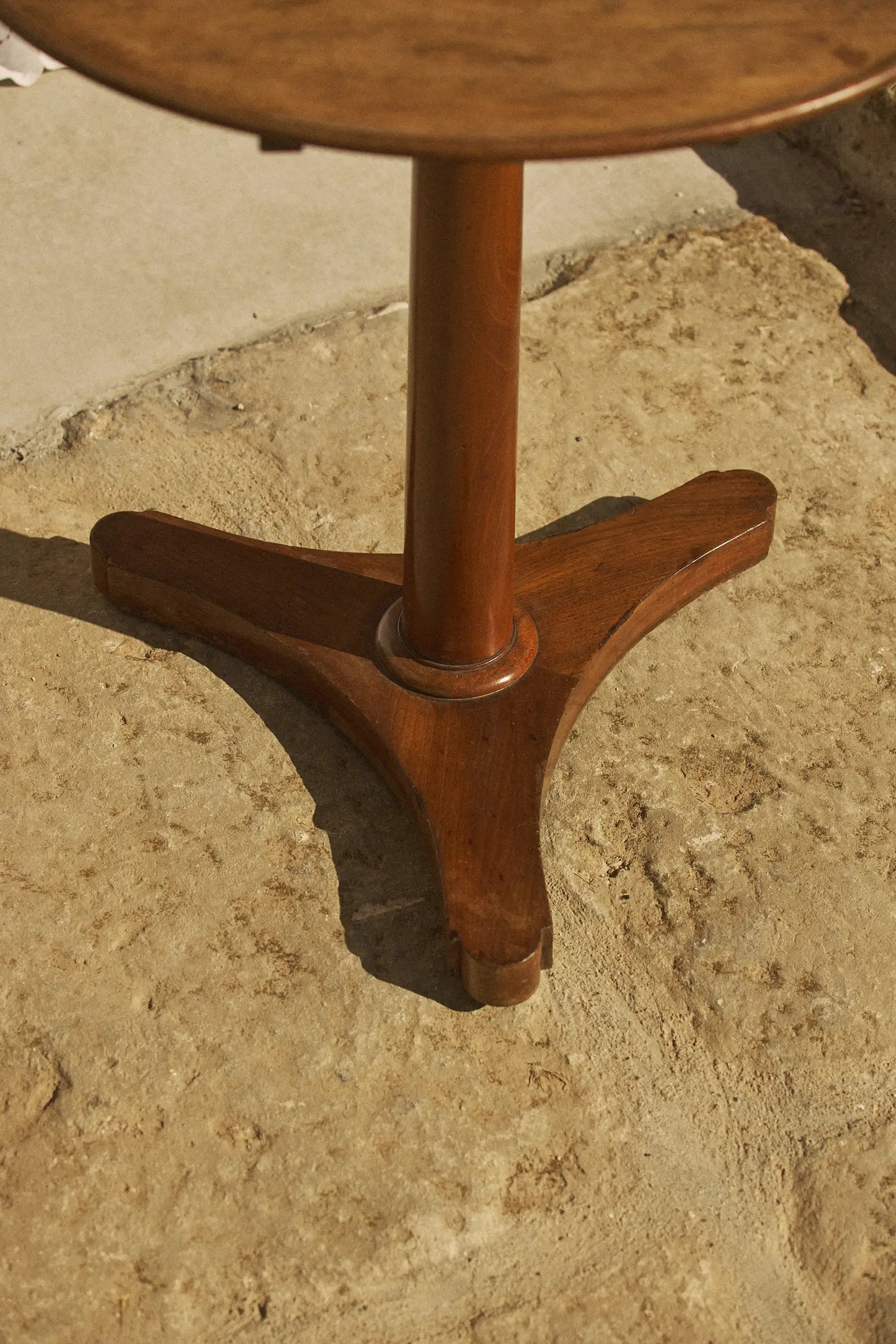 Table d’appoint à plateau basculant