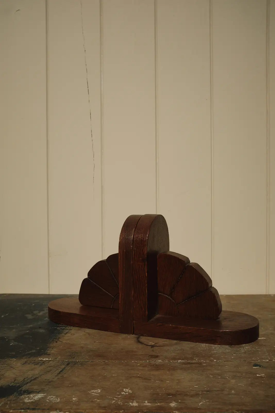 Paire de serre-livres en bois