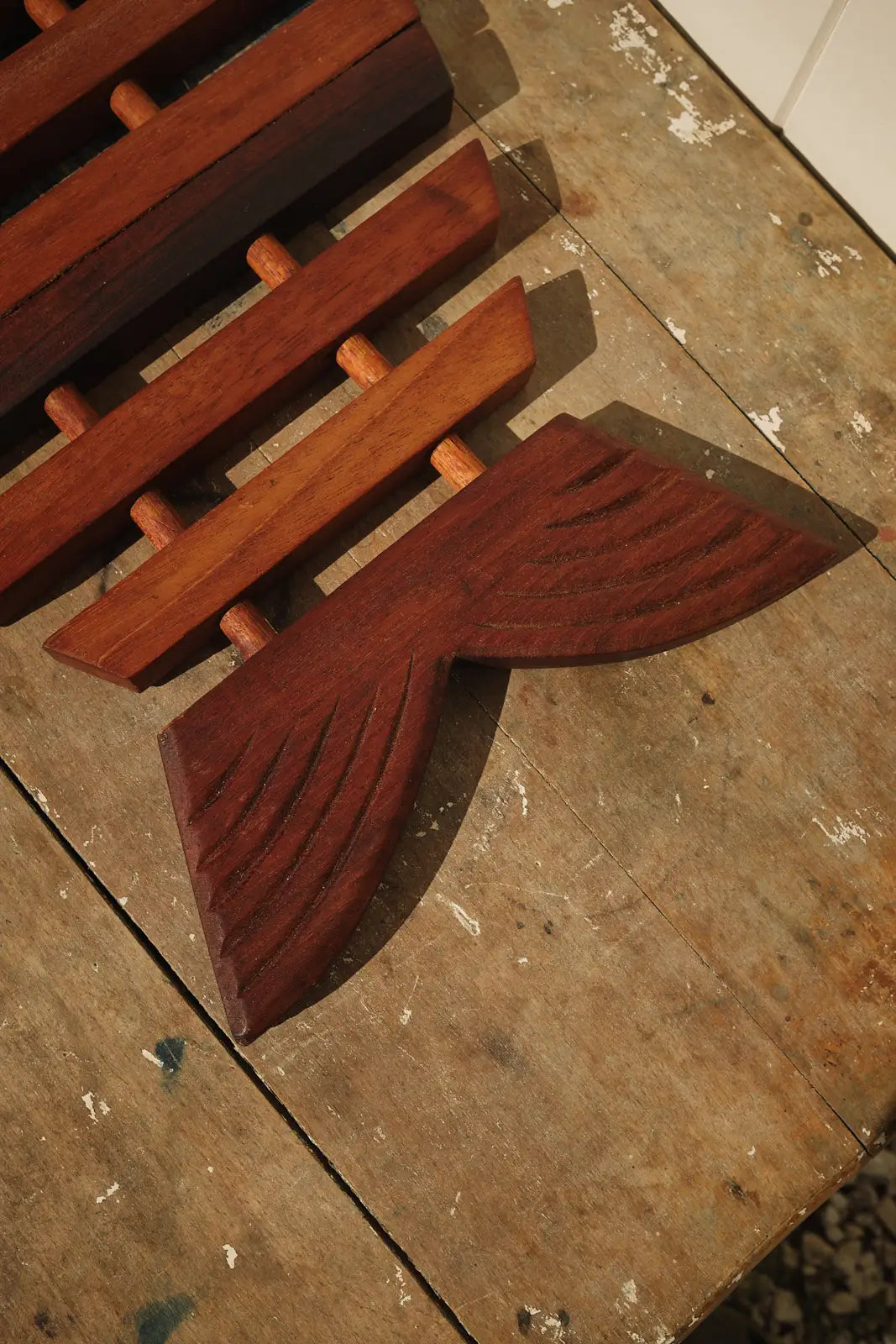 Grand dessous de plat poisson en bois