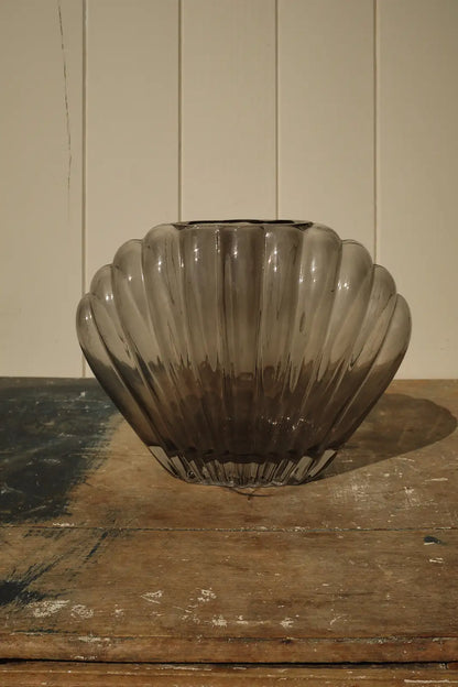 Vase en verre coquillage