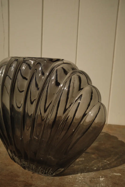 Vase en verre coquillage
