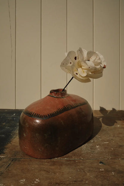 Vase artisanal en terre vernissée