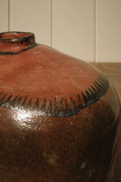 Vase artisanal en terre vernissée