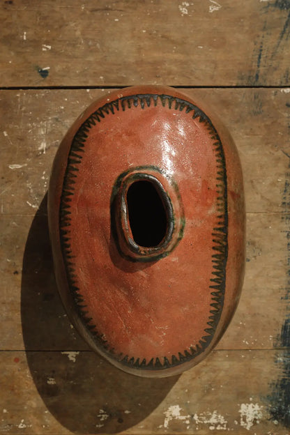 Vase artisanal en terre vernissée