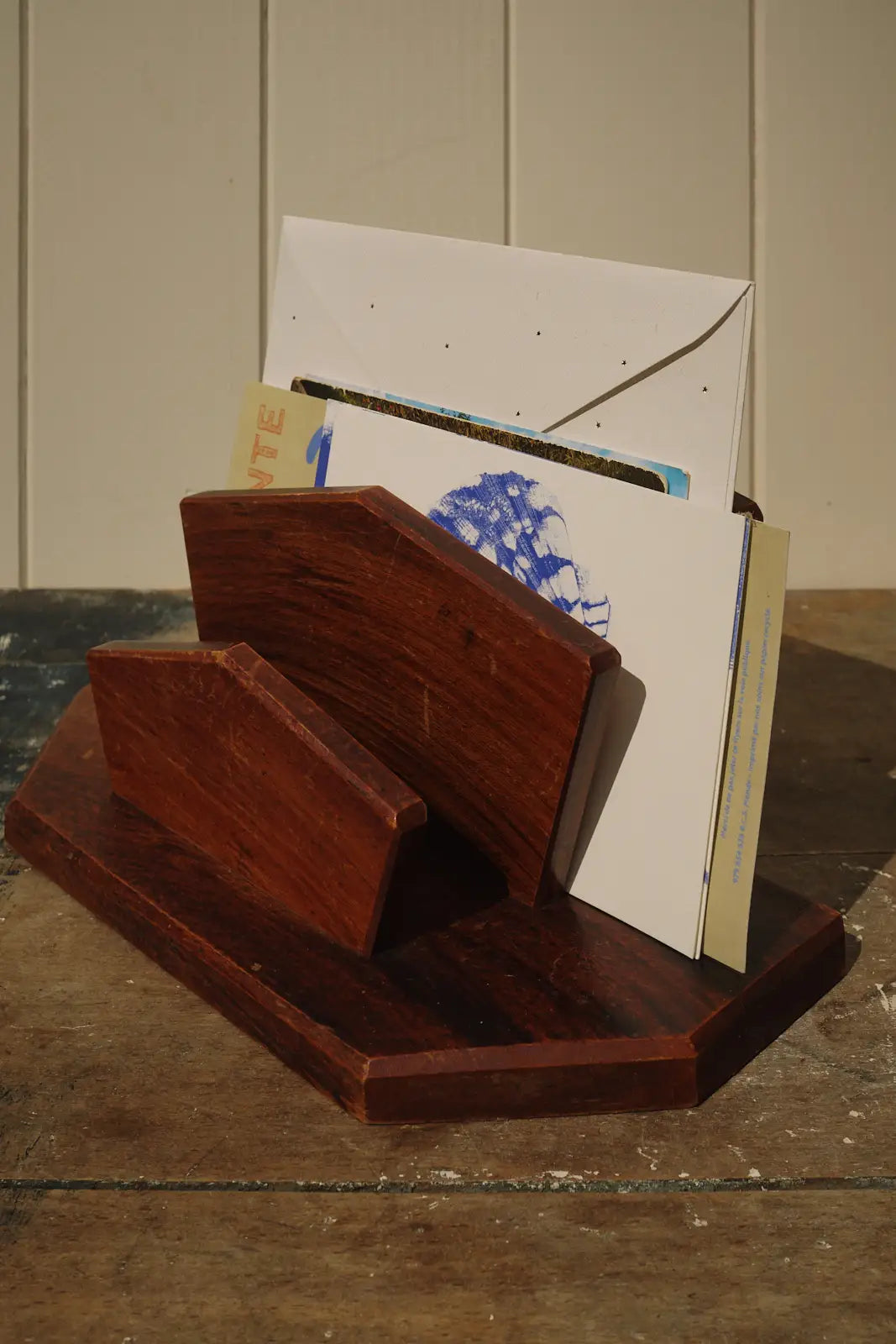 Tri courrier en bois