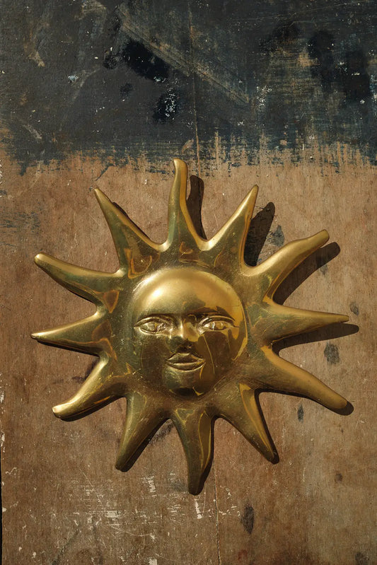 Décoration murale soleil en laiton