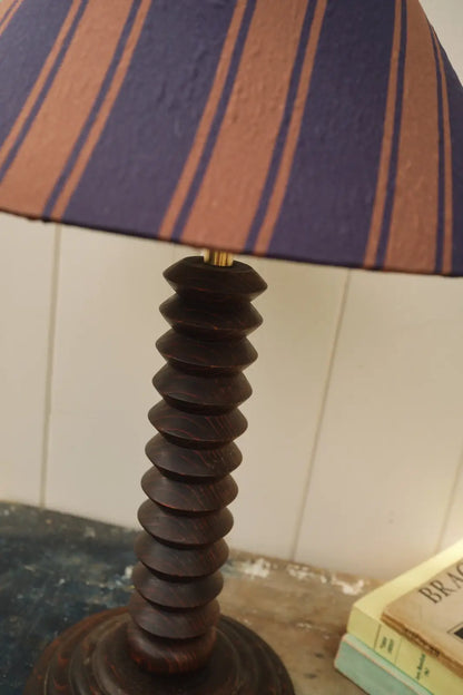 Lampe en bois tourné attribuée à Charles Dudouyt