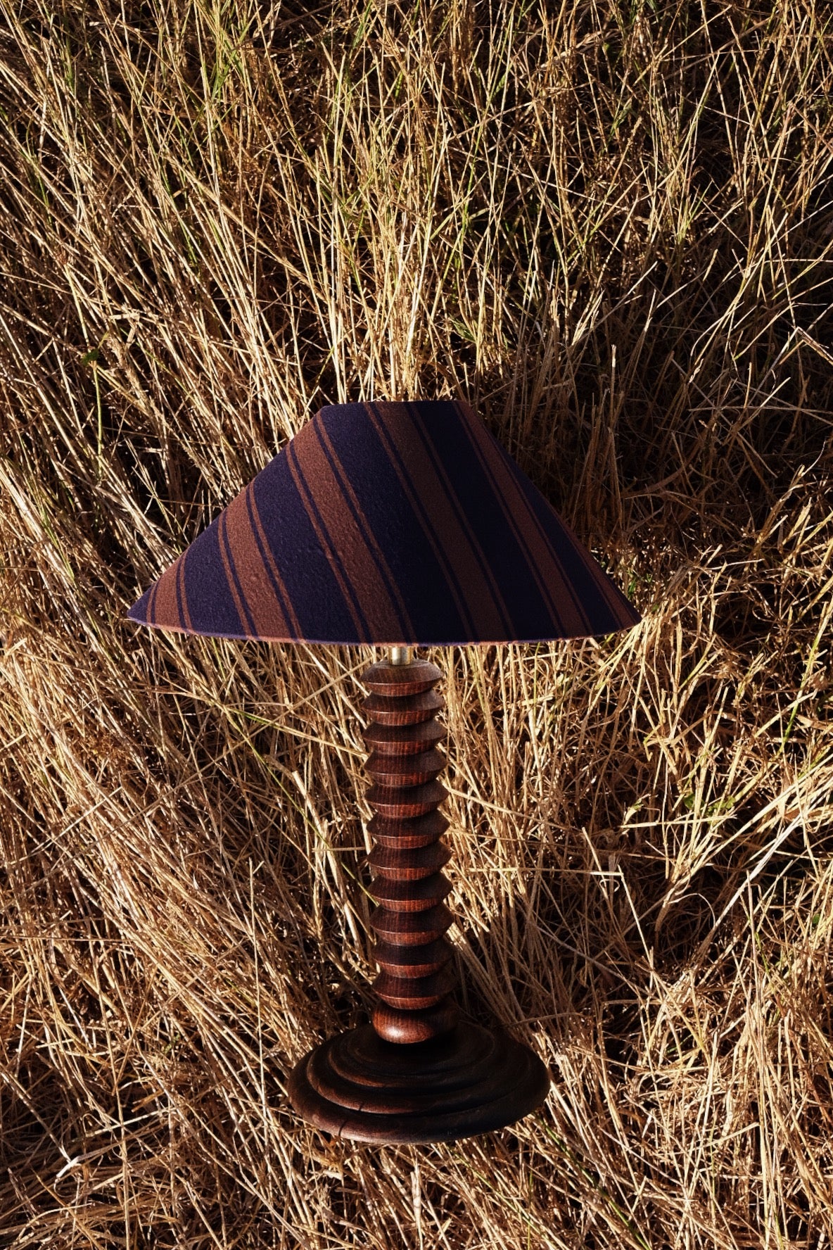 Lampe en bois tourné attribuée à Charles Dudouyt