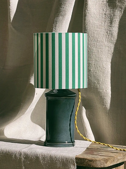 Lampe en céramique et abat-jour rayé